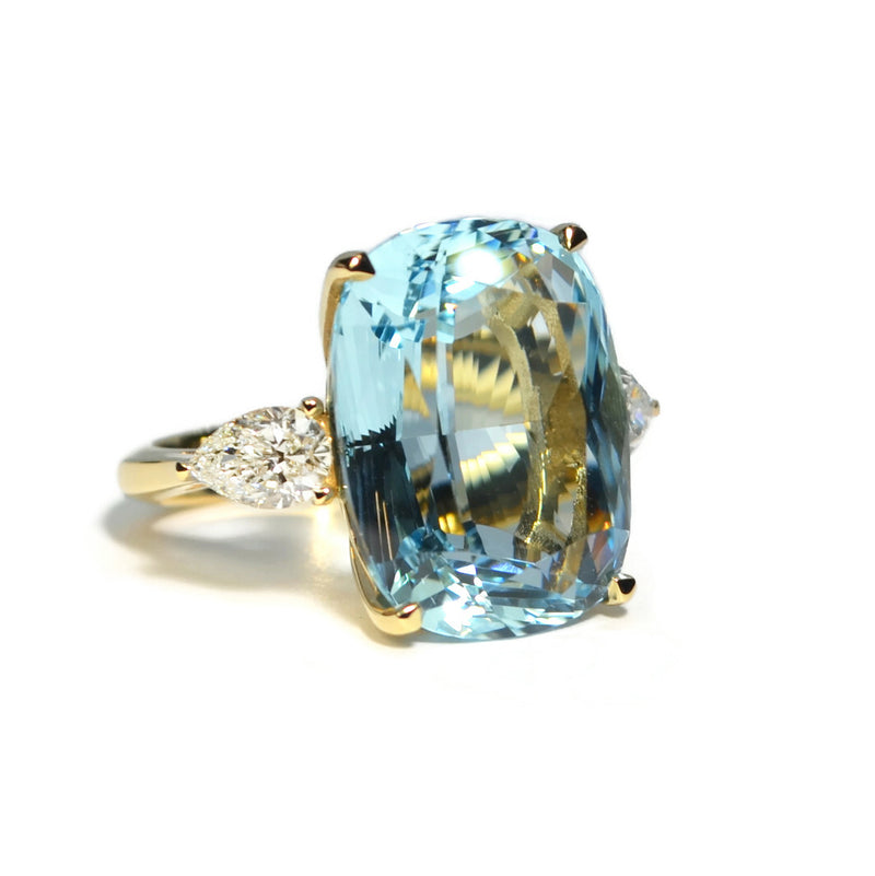 a-furst-party-cocktail-ring-aquamarine-diamonds-18k-yellow-gold-A1530GH1