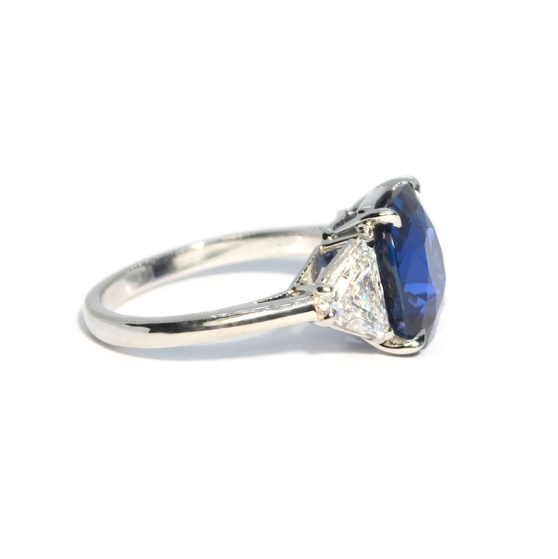 eclat-one-of-a-kind-ring-madagascar-blue-sapphire-diamonds-platinum-2-RG-3896