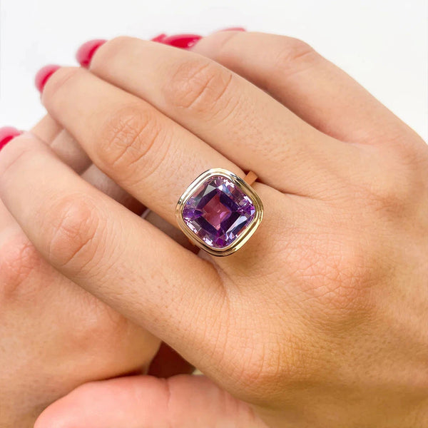 Goshwara - Manhattan - Cushion Cut Lavender Amethyst Ring, 18k