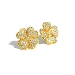 afj-diamond-collection-pave-diamond-clover-stud-earrings-18k-yellow-gold-O05G1
