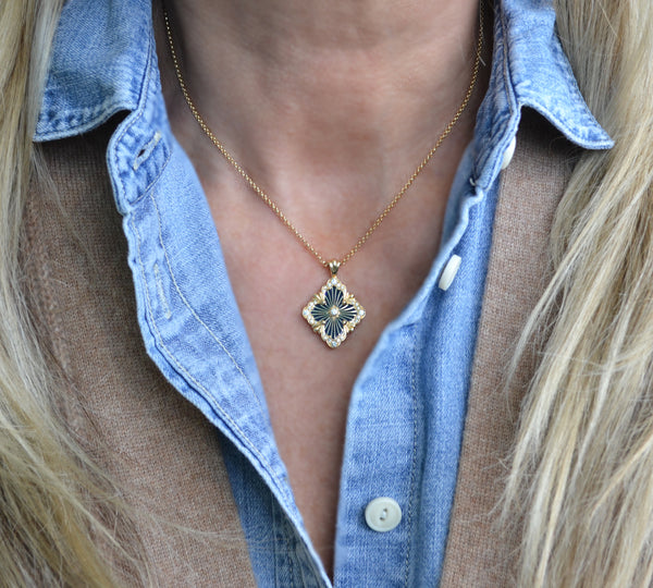 buccellati-blu-enamel-pendant-necklace-diamonds-yellow-gold-jaupen018008