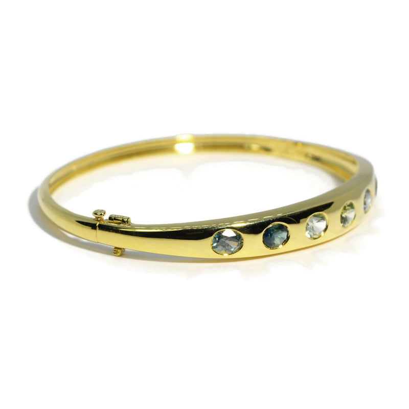lauren-k-odyssey-bangle-bracelet-jewelry-green-sapphires-yellow-gold-B135Y7GS