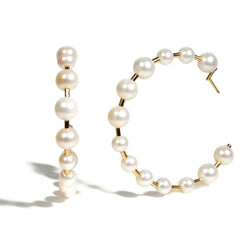 Afurst-joy-hoop-earings-white-pearls-yellow-gold-O2501G5-48
