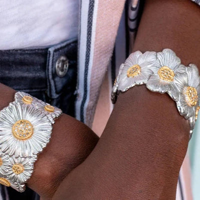 Buccellati - Blossoms Gardenia - Cuff Bracelet with Brown Diamond