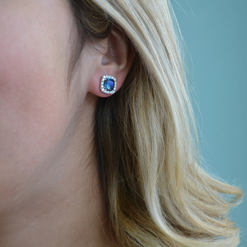 a-furst-dynamite-stud-earrings-london-blue-topaz-diamonds-18k-white-gold-O1321BUL1