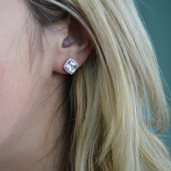 a-furst-dynamite-stud-earrings-morganite-diamonds-18k-white-gold-O1331BM1