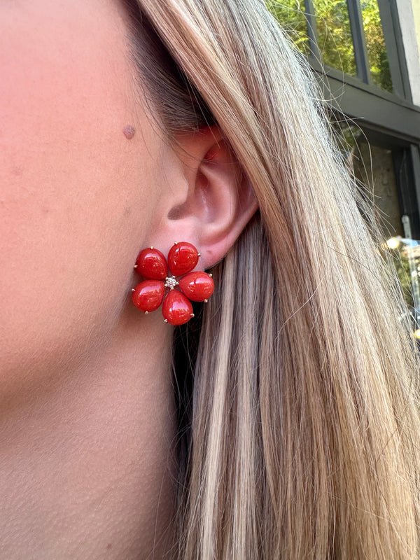 a-furst-fiori-button-earrings-mediterranean-red-coral-diamonds-18k-yellow-gold-O2295GK1