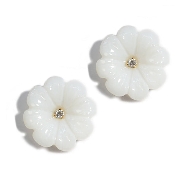 a&furst-fiori-small-button-earrings-with-white-agate-and-diamonds-18k-yellow-gold-O2201GKO1