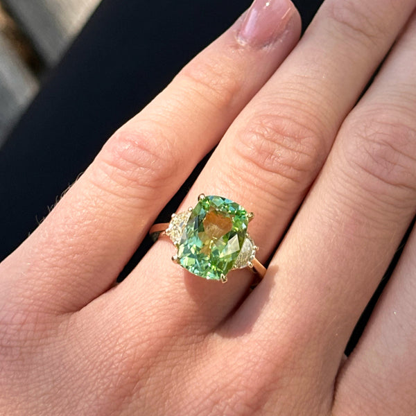 a&furst-sole-one-of-a-kind-coctail-ring-with-mint-green-tourmaline-and-diamonds-18k-yellow-gold-A1530GMT1-4.93