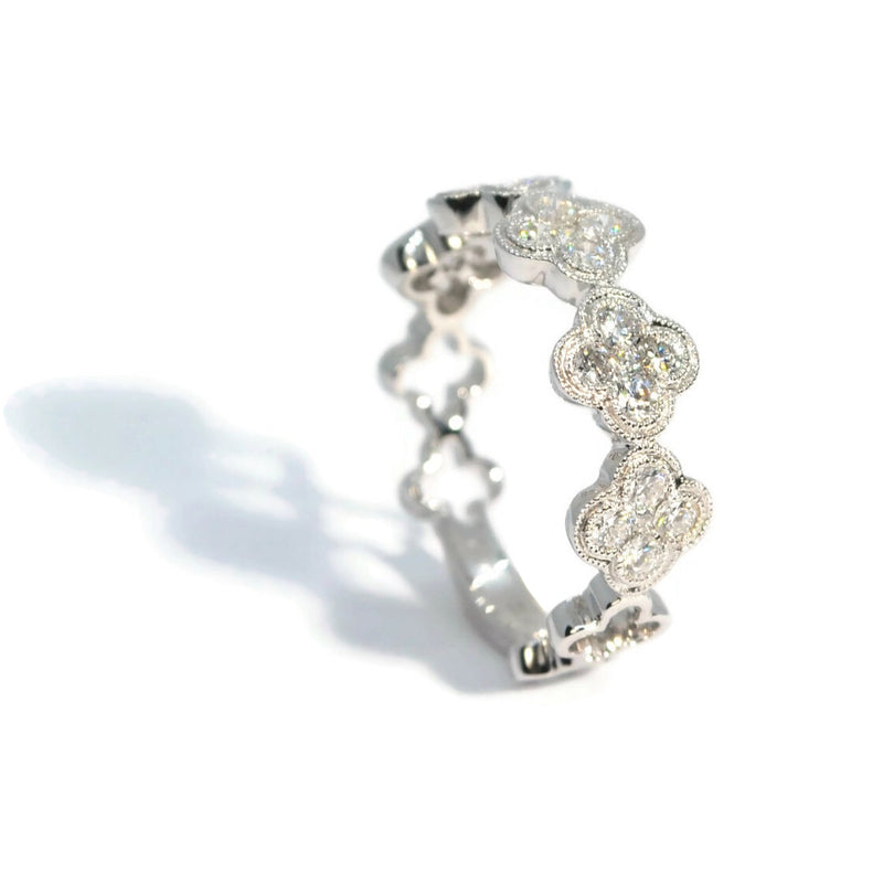 afj-diamond-collection-clover-ring-diamonds-18k-white-gold-A15300B1