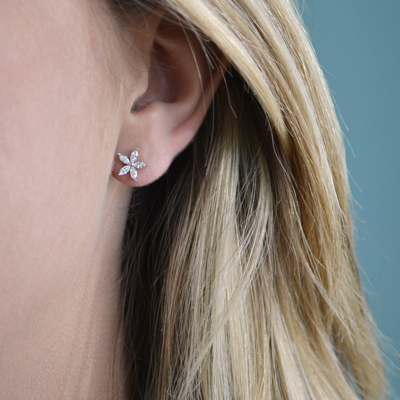afj-diamond-collection-diamond-flower-stud-earrings-14k-white-gold-OC04B11