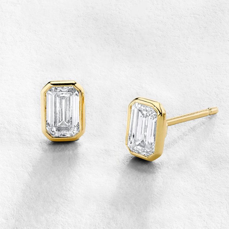 afj-diamond-collection-emerald-cut-diamond-stud-earrings-1.11-carats-18k-yellow-gold-F21939