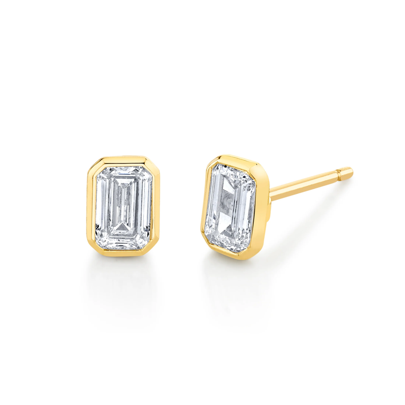 afj-diamond-collection-emerald-cut-diamond-stud-earrings-1.11-carats-18k-yellow-gold-F21939