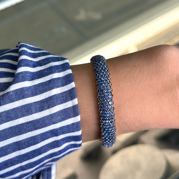 afj-diamond-collection-flexible-bracelet-with-blue-sapphires-18k-rose-gold-B2853041R4-16