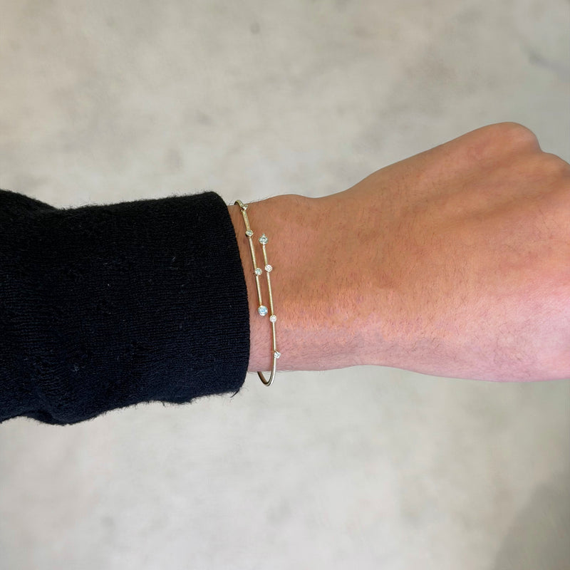 afj-diamond-collection-flexible-bracelet-with-diamonds-BG0180002