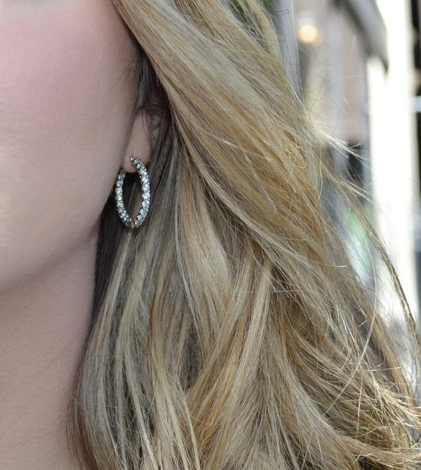 afj-diamond-collection-hoop-earrings-diamonds-18k-white-gold-JM06738