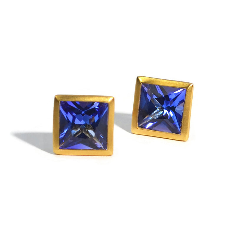 afj-gemstone-collection-bezel-set-studs-tanzanite-18k-yellow-gold-AFJ91180