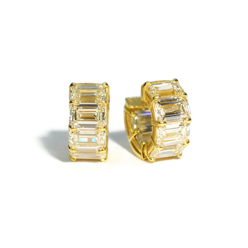 afj-gold-collection-emerald-cut-diamond-huggie-earrings-18k-yellow-gold-F20463