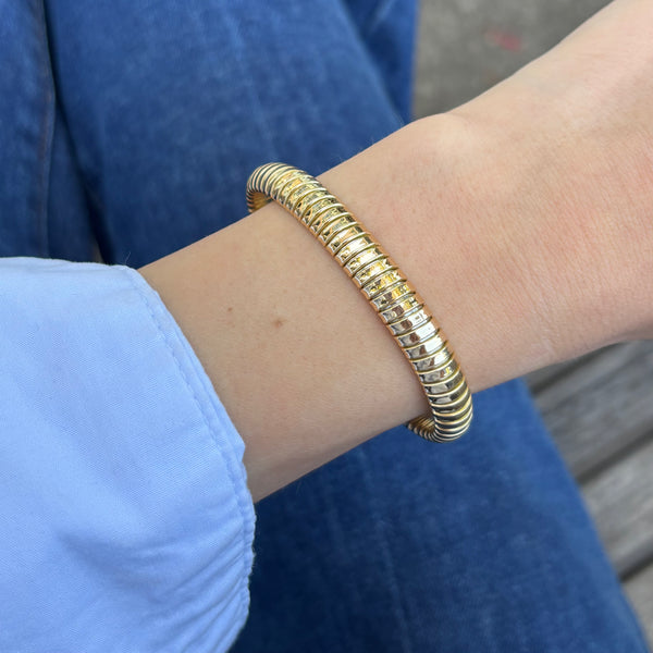 afj-gold-collection-tubogas-cuff-bracelet-yellow-gold-BBT009BGS-16