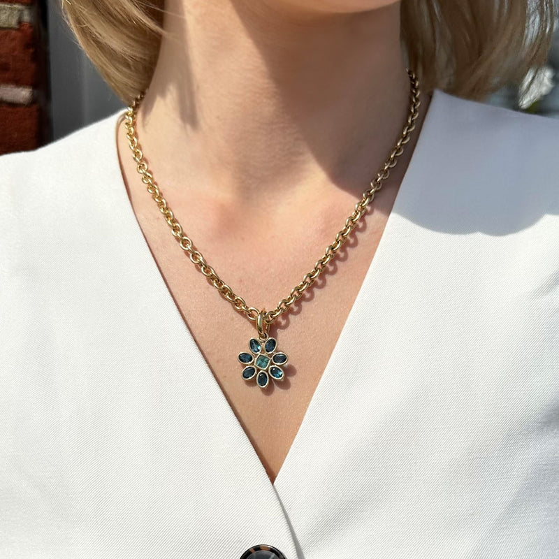 afurst-fiori-small-pendant-london-blue-topaz-apatite-yellow-gold-D2274GULAP