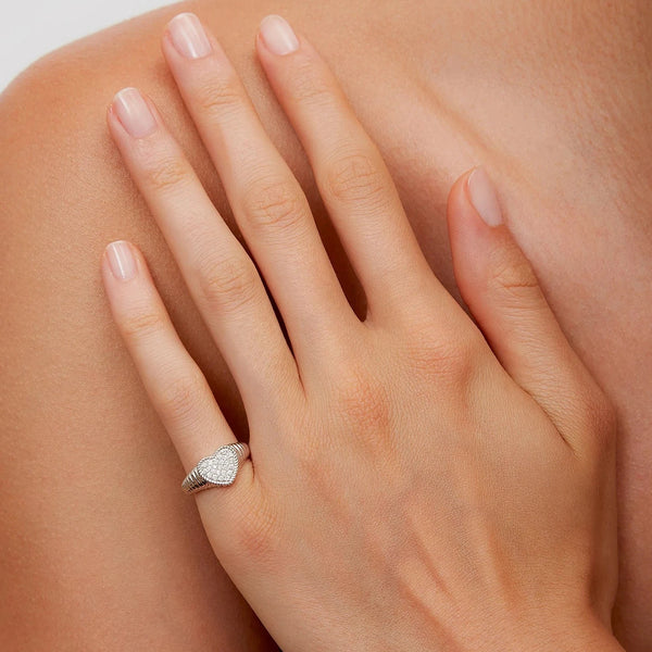 baby-chevaliere-coeur-berlingot-diamants-18k-white-gold-BABYCHEVACOEURBERLINGDIAOB_2