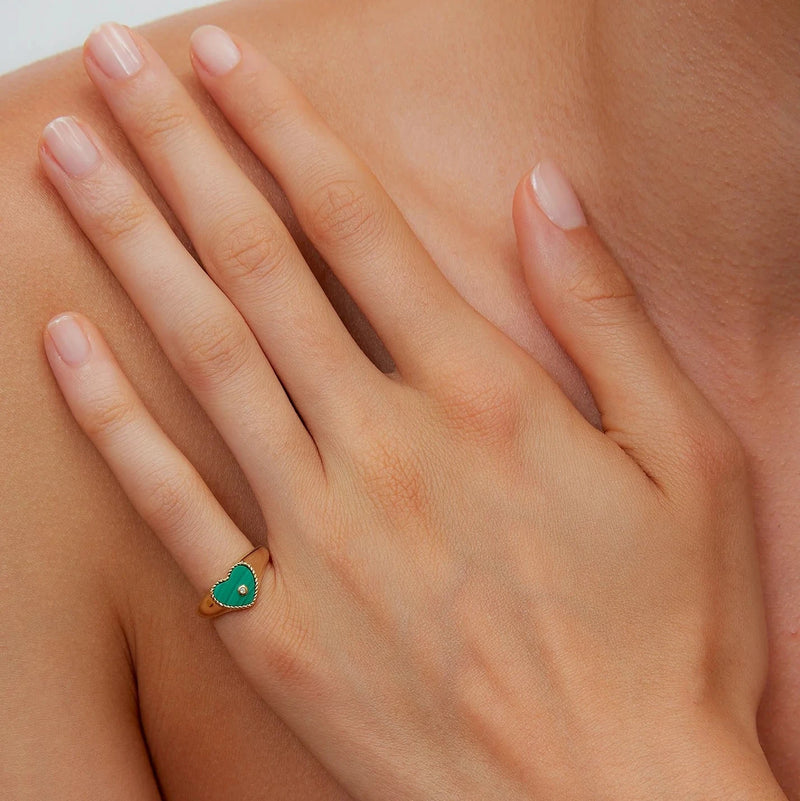 yvonne-leon-baby-heart-shaped-signet-ring-with-malachite-and-diamonds-18k-yellow-gold-BABYCHEVACOEURMAOJ