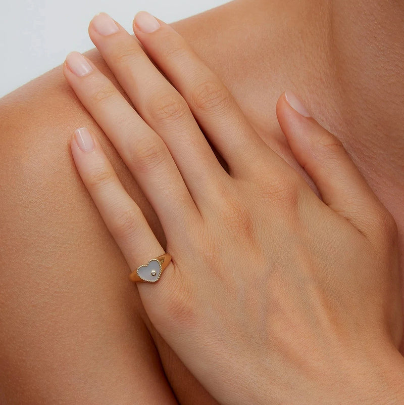 baby-chevaliere-coeur-nacre-or-jaune.jpg-2