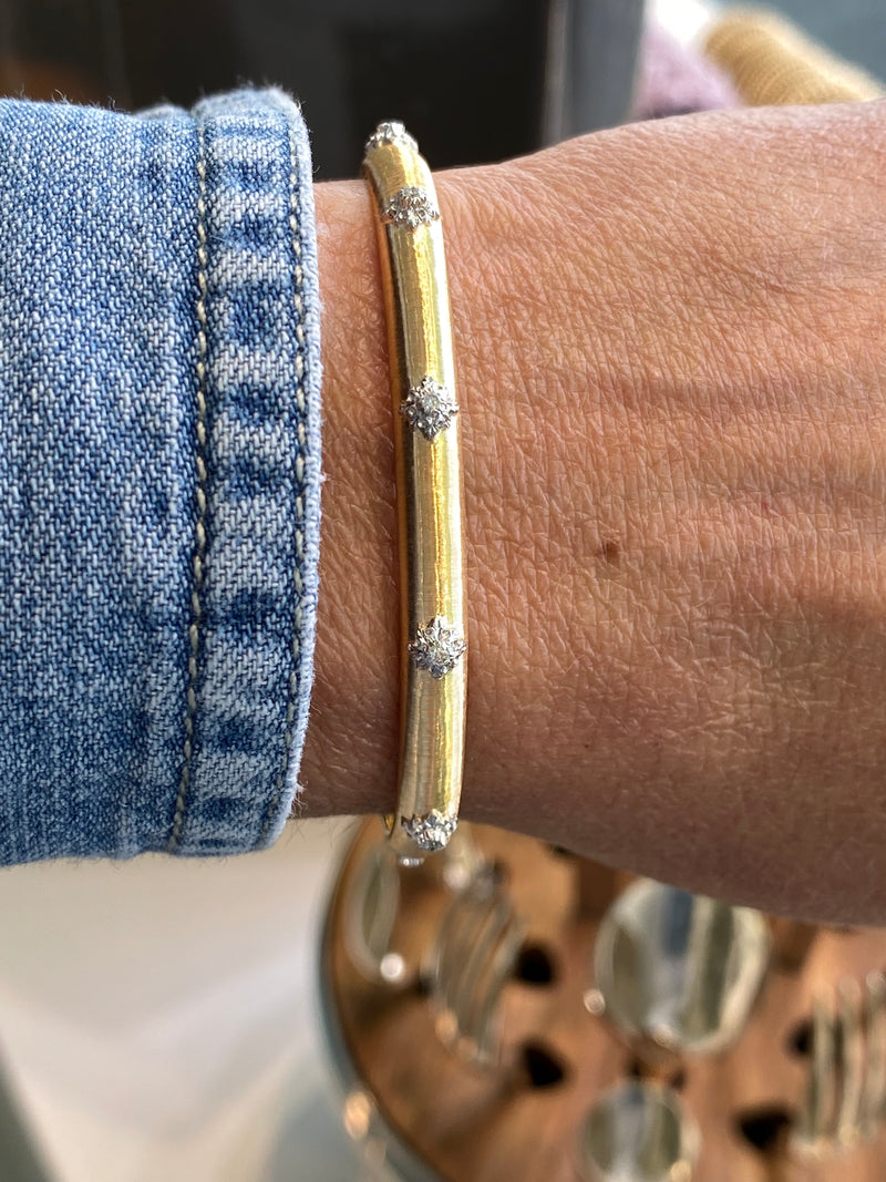 Buccellati - Macri - Bangle Bracelet with Diamonds, 18k Yellow Gold