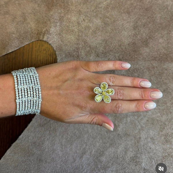 eclat-jewels-flower-ring-with-fancy-intense-yellow-diamonds-2-RG-3359