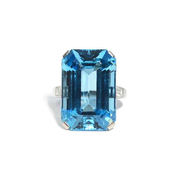 eclat-jewels-one-of-a-kind-ring-emerald-cut-aquamarine-diamonds-18k-white-gold-2-RG-4334