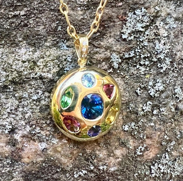 lauren-k-mosaic-18k-yellow-gold-sapphire-garnet-tsavorite-iolite-aquamarine-diamond-tourmaline-pendant-necklace