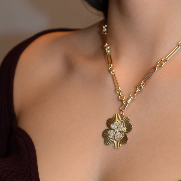 lionheart-diamond-fortuna-charm-yellow-gold-clover-lhc03115