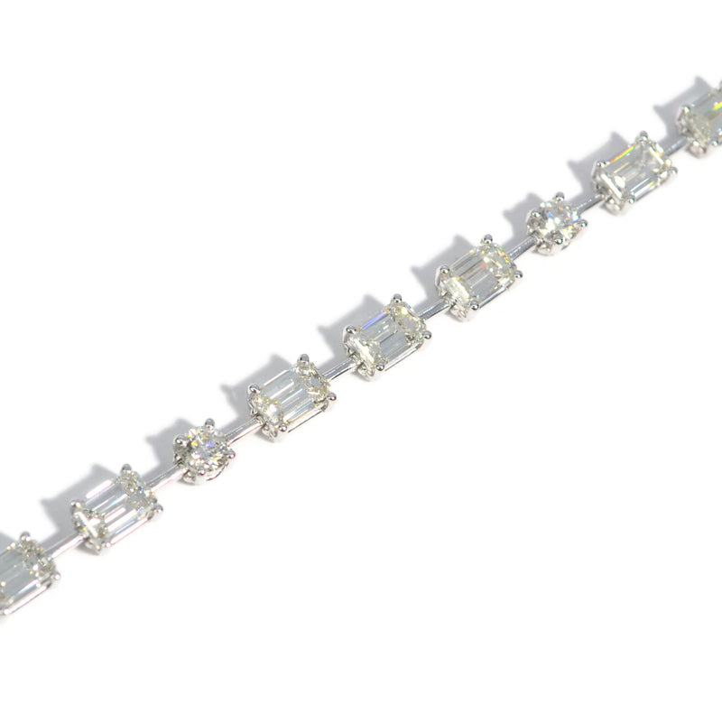 norman-silverman-bar-east-west-oval-emerald-cut-diamonds-bracelet-white-gold-B3726