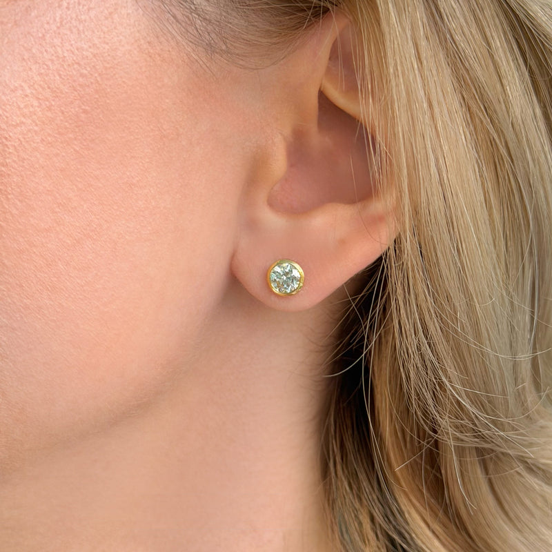 norman-silverman-bezel-set-round-daimond-studs-18k-yellow-gold-11666