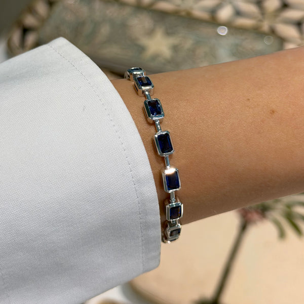 norman-silverman-emerald-cut-sapphire-bracelet-18k-white-gold-B3968