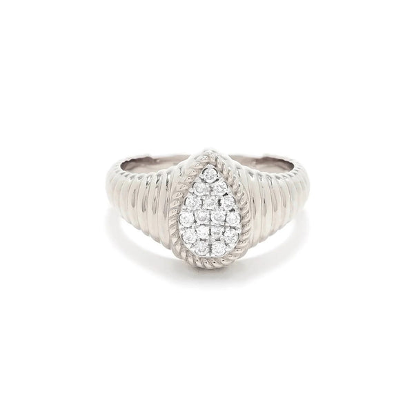 yvonne-leon-baby-berlingot-signet-ring-with-diamonds-18k-white-gold-BABYCHEVAPOIRBERLINGDIAOB
