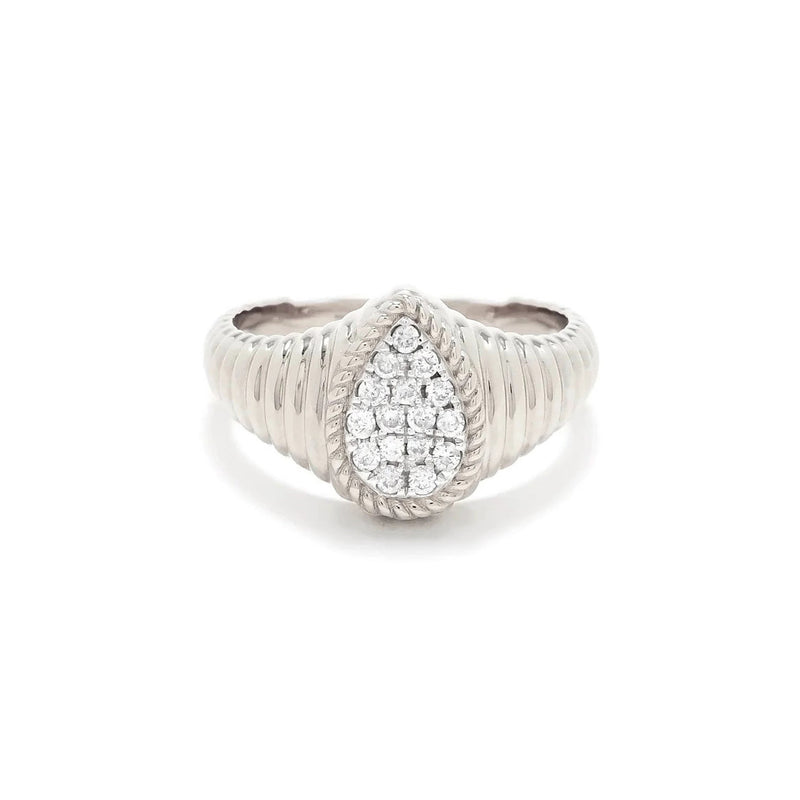 yvonne-leon-baby-berlingot-signet-ring-with-diamonds-18k-white-gold-BABYCHEVAPOIRBERLINGDIAOB