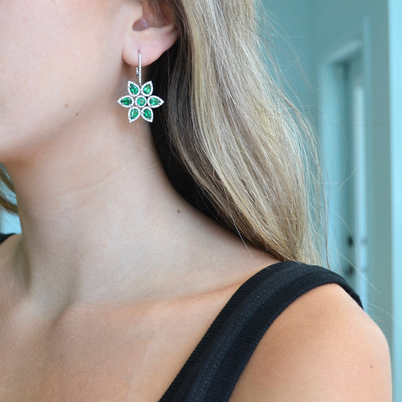 1-ER-1208-eclat-emerald-daimond-flower-drop-earrings-18k-white-gold