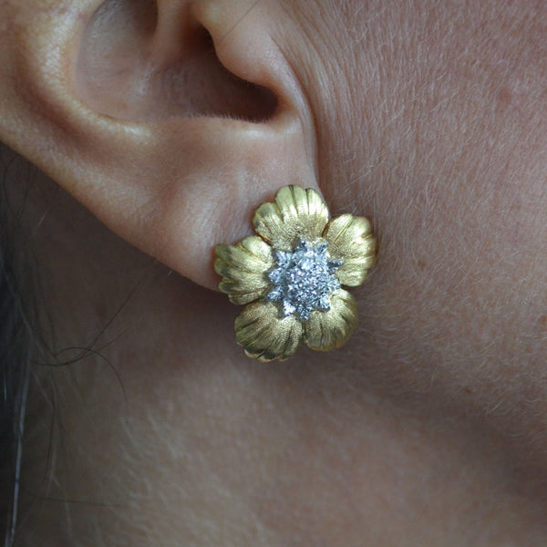 Buccellati - Daphne - Button Earrings with Diamonds, 18k Yellow and White Gold