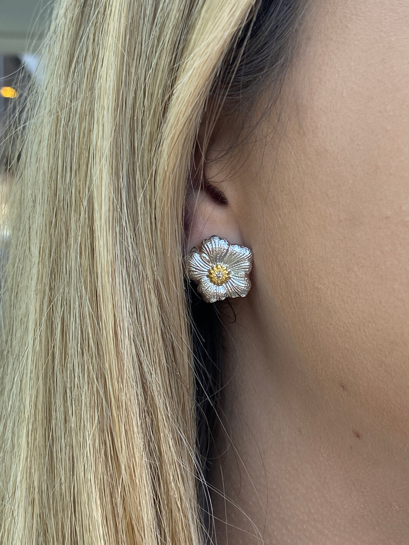 buccellati-blossoms-gardenia-small-burron-earrings-brown-diamonds-sterling-silver-gold-accents-JAGEAR012277