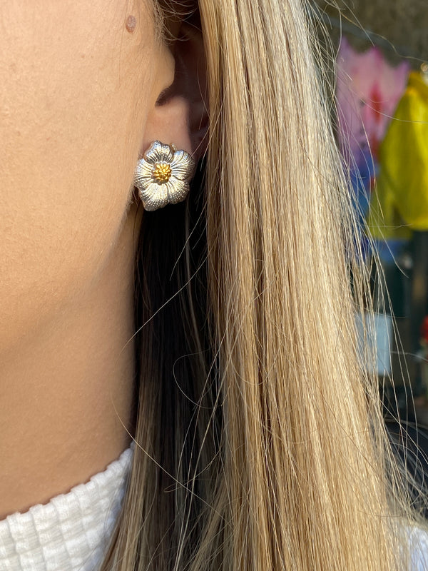 Buccellati - Blossoms Gardenia - Small Earrings, Sterling Silver with Gold Accents