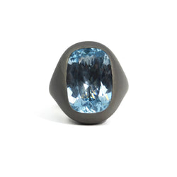 a-furst-essential-cocktail-ring-with-sky-blue-topaz-titanium-and-18k-yellow-gold-1