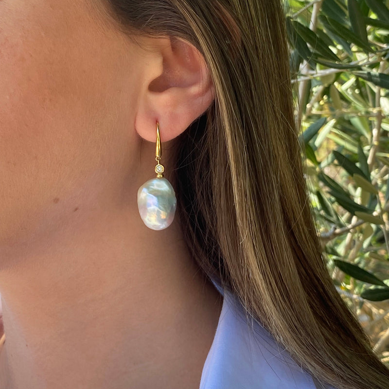 a-furst-gaia-drop-earrings-white-baroque-pearls-yellow-gold