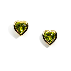a-furst-gaia-heart-stud-earrings-peridot-yellow-gold-O1746GO