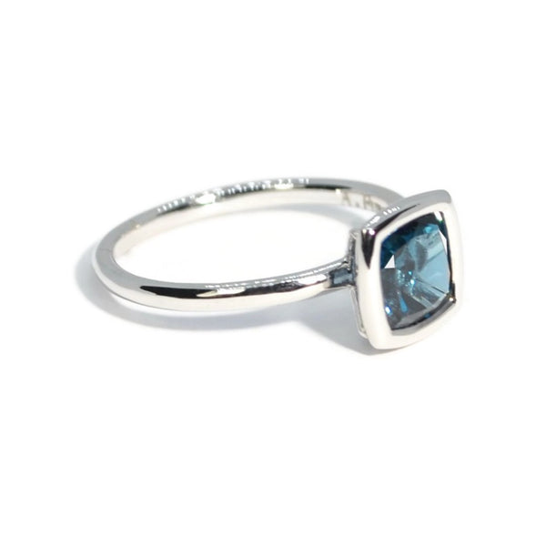 a-furst-gaia-small-ring-london-blue-topaz-18k-white-gold-A1701BUL