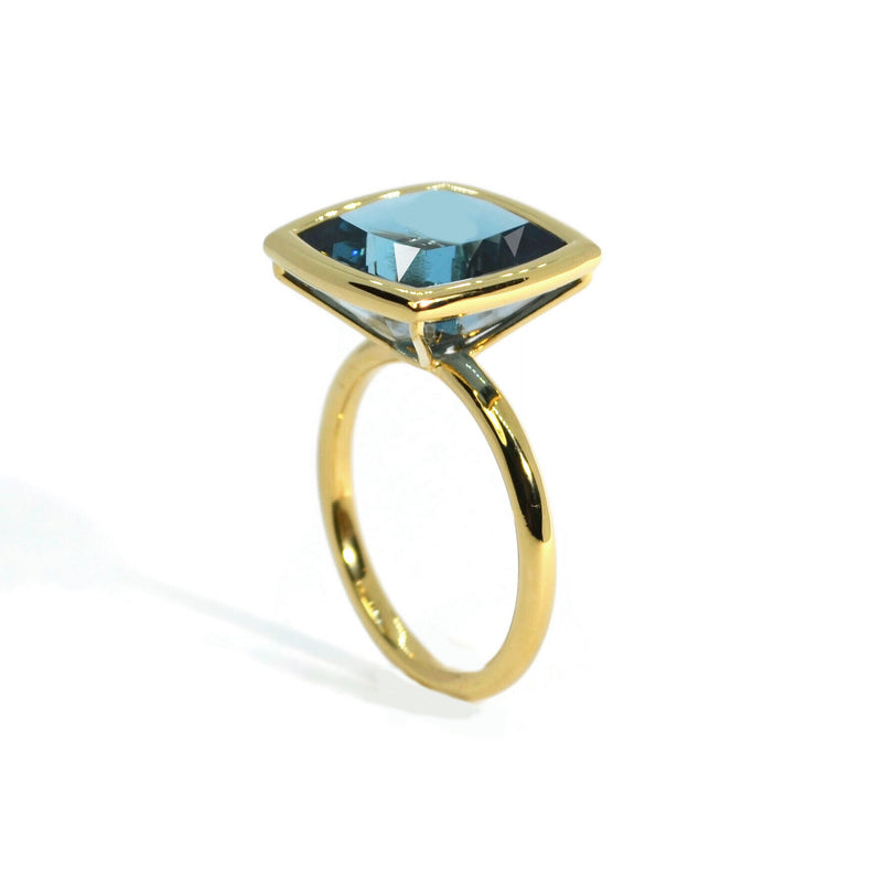 a-furst-gaia-stackable-ring-london-blue-topaz-yellow-gold-A1713GUL_1