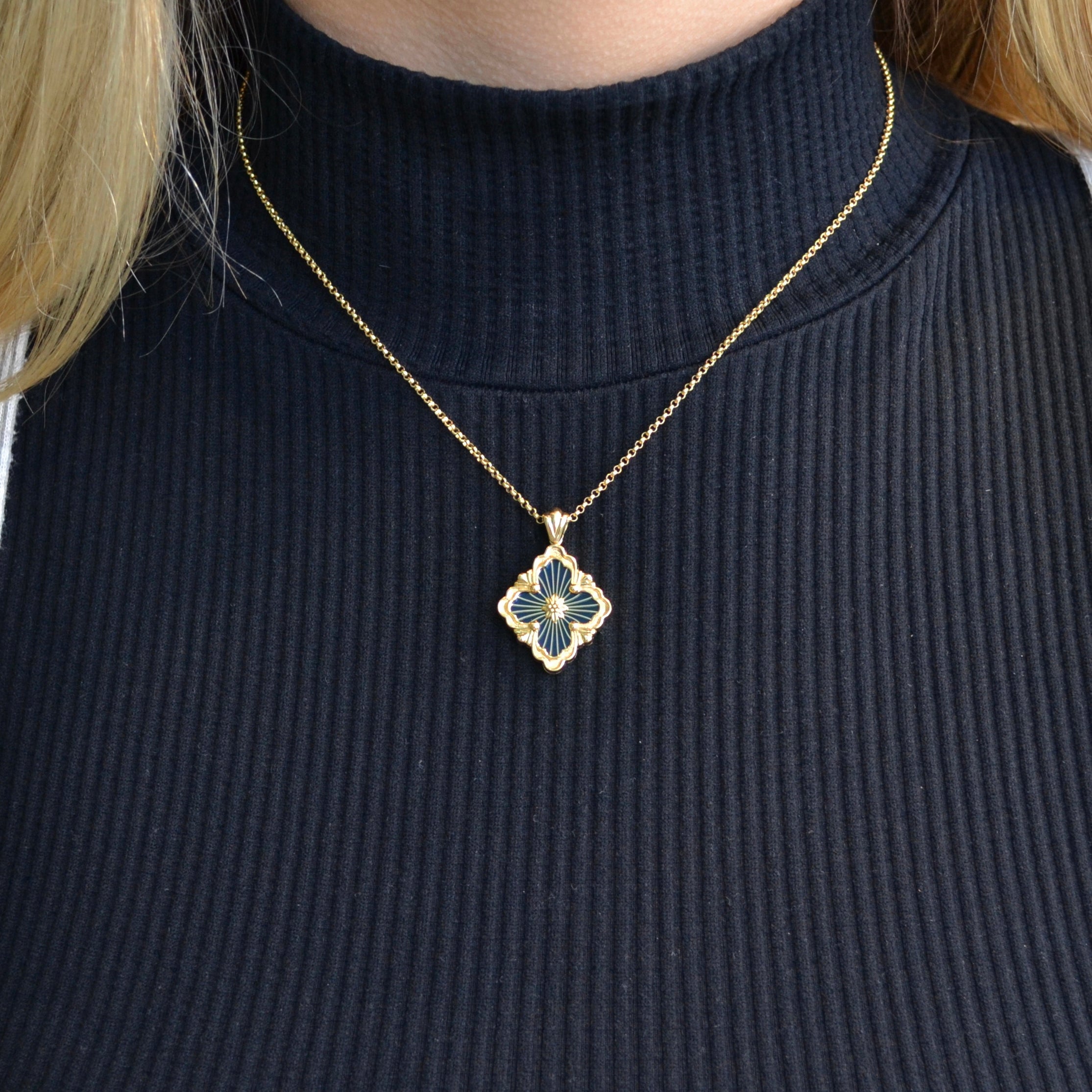 Opera Tulle Buccellati - Opera Tulle - Pendant Necklace, 18k Yellow Gold with Cath ...