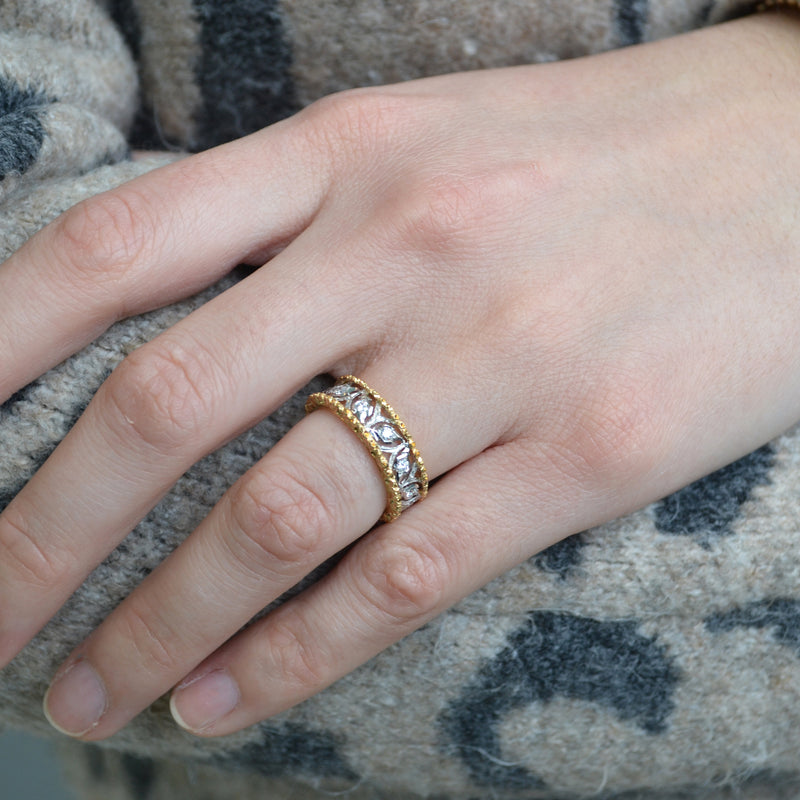 buccallati-ramage-eternelle-band-ring-diamonds-18k-white-yellow-gold-JAUETE005784