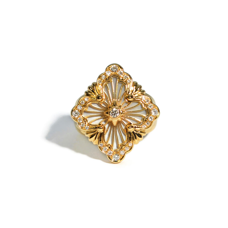 bucellati-opera-tulle-ring-white-mother-of-pearl-diamonds-18k-yellow-gold-JAURIN017980XXX520