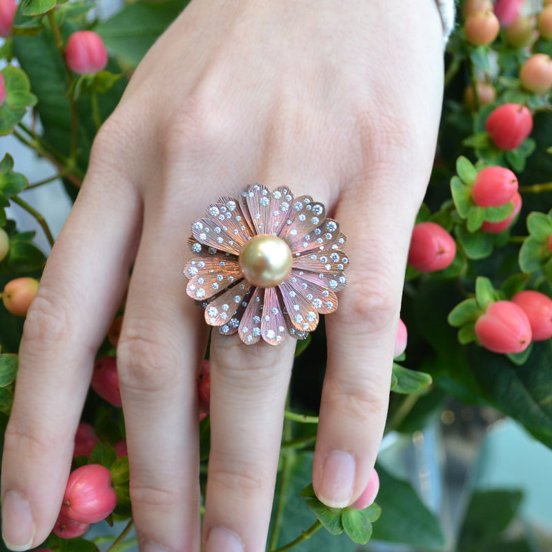 eclat-one-of-a-kind-flower-ring-gold-pearl-diamonds-18k-rose-gold-titanium-1-RG-1019